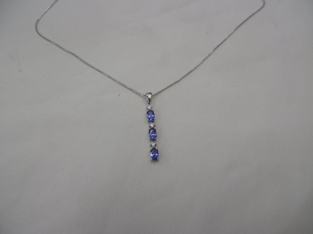 NECKLACE SET WITH SAPPHIRES - Image 2 of 4