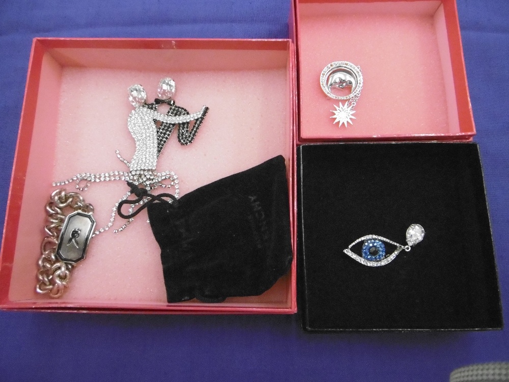 THREE BOXED BUTLER AND WILSON BROOCHES - Image 3 of 3