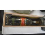 BOXED BOTTLE OF 'DOWS' PORT