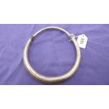 WHITE METAL CHOKER NECKLACE POSSIBLE INDIAN