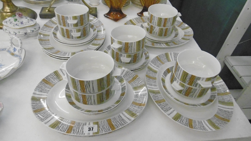 APPROXIMATELY 28 PIECES OF MIDWINTER CHINAWARE