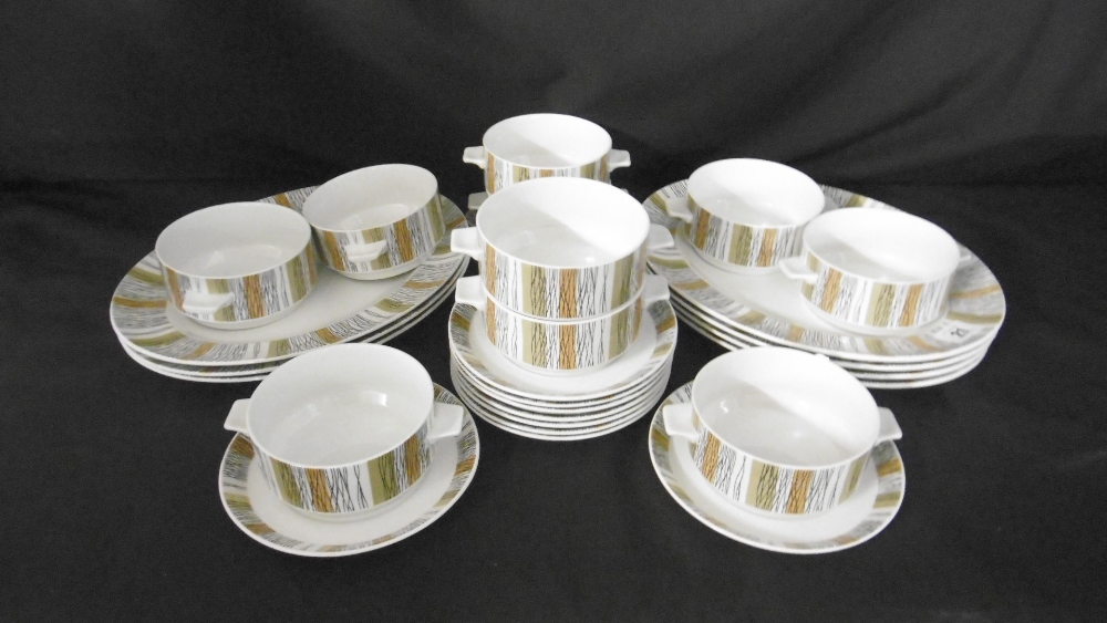 APPROXIMATELY 28 PIECES OF MIDWINTER CHINAWARE - Image 2 of 2