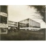 Bauhaus - - Moholy, Lucia. Bauhaus-Neubau Dessau, Werkstättenbau (1925/26). Original-Photographie.