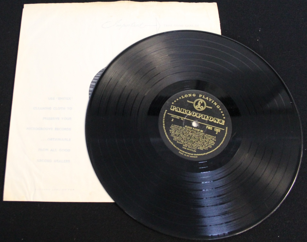 PLEASE PLEASE ME - 2ND MONO - An extremely early version of the album with the rare black and gold - Image 4 of 4