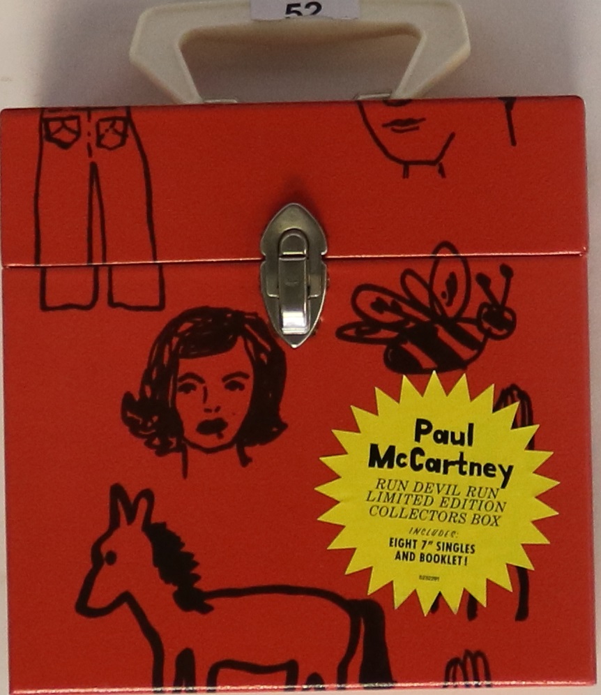 PAUL MCCARTNEY - RUN DEVIL RUN - The very smart limited edition 8 x 7" box set from 1999 (5232291).