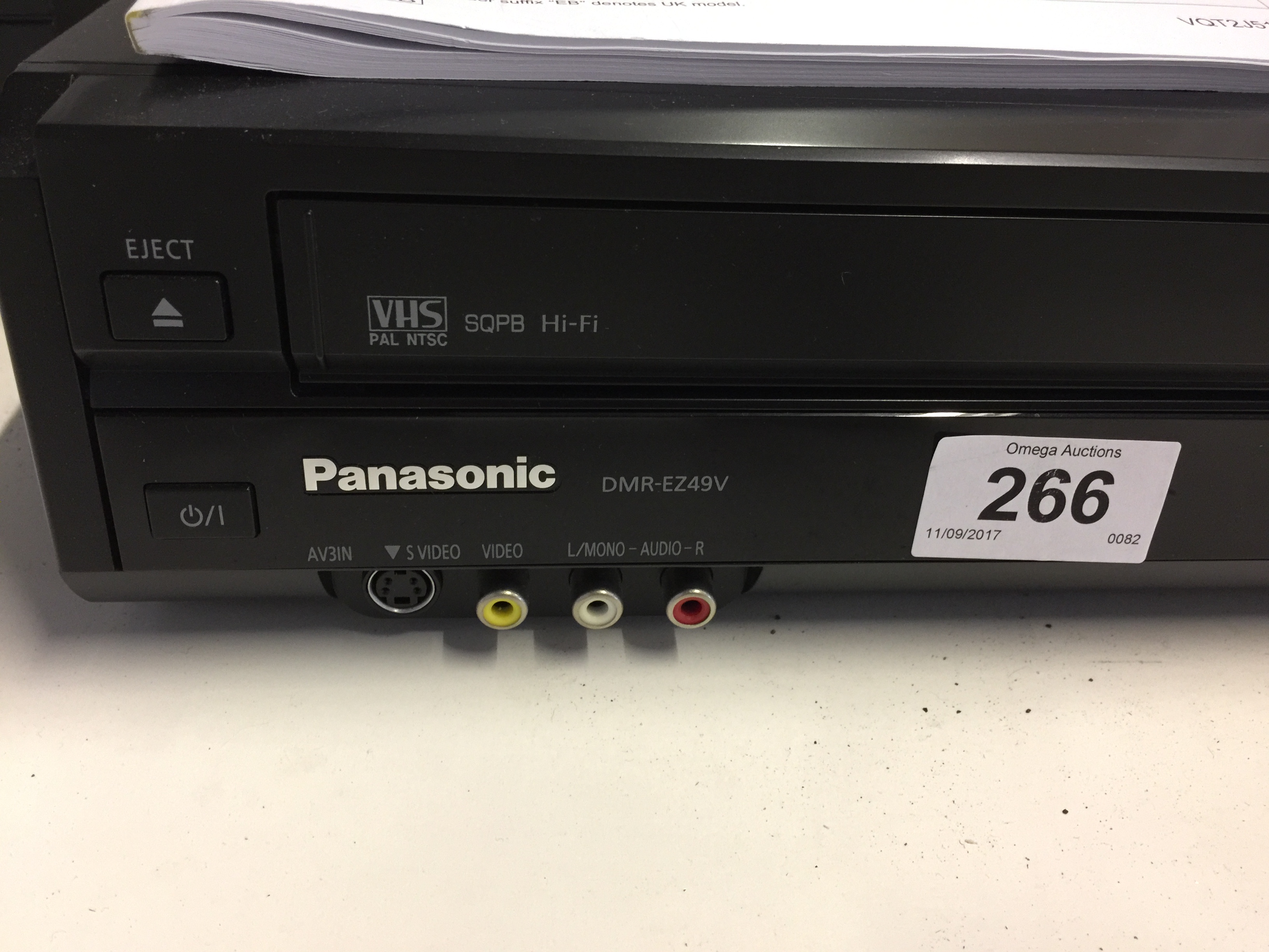 HIFI AUDIO - a Panasonic DMR-EZ49V Combi DVD VHS Video Recorder with Freeview. - Image 2 of 2