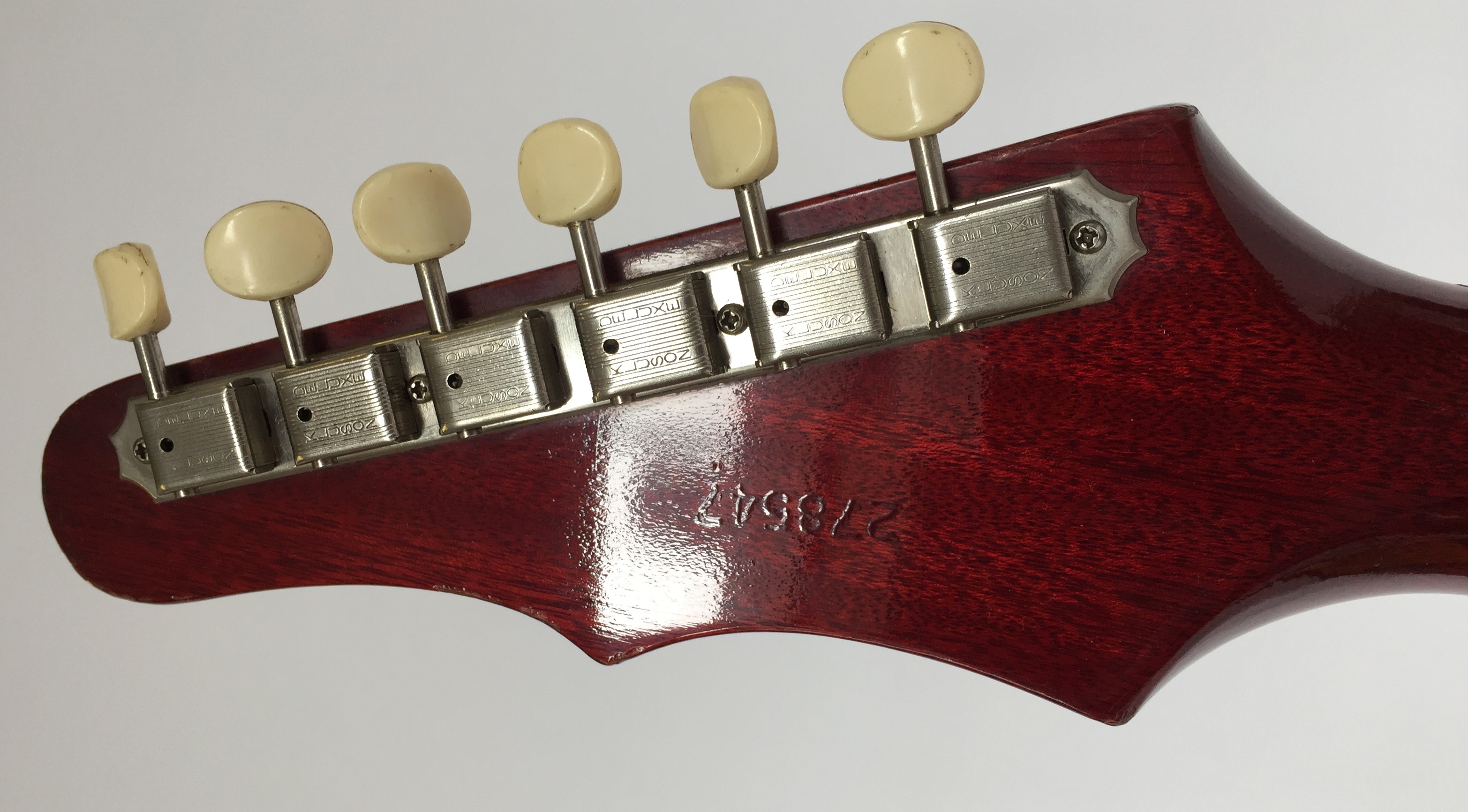 DWIGHT CORONET 1965 ELECTRIC GUITAR ***TEMPORARILY WITHDRAWN UNTIL RECEIPT OF CITES ARTICLE 10 - Image 4 of 7