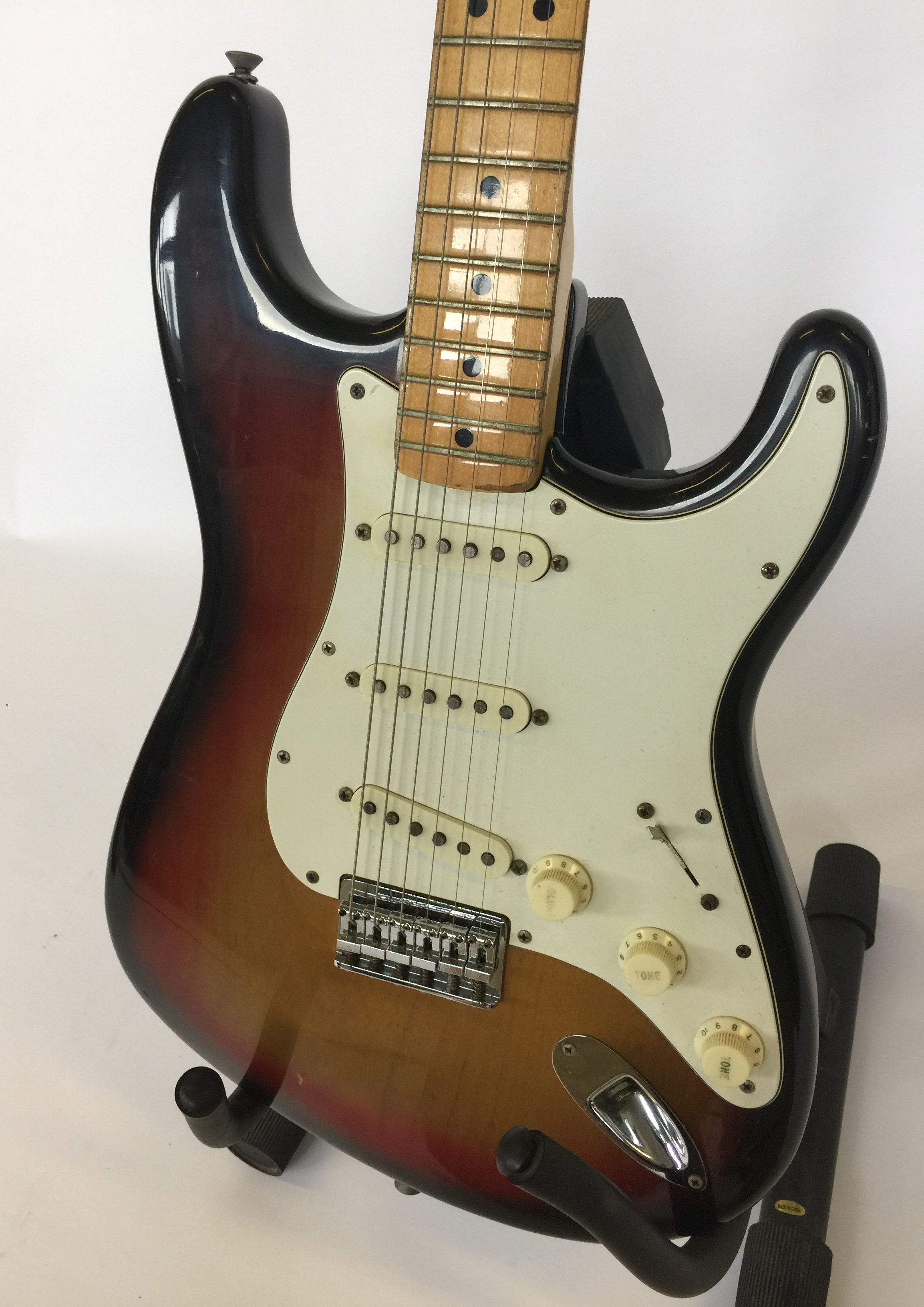 FENDER STRATOCASTER 1974 HARDTAIL - sunburst with maple neck. Serial 574552. Black Fender hard case. - Image 3 of 8