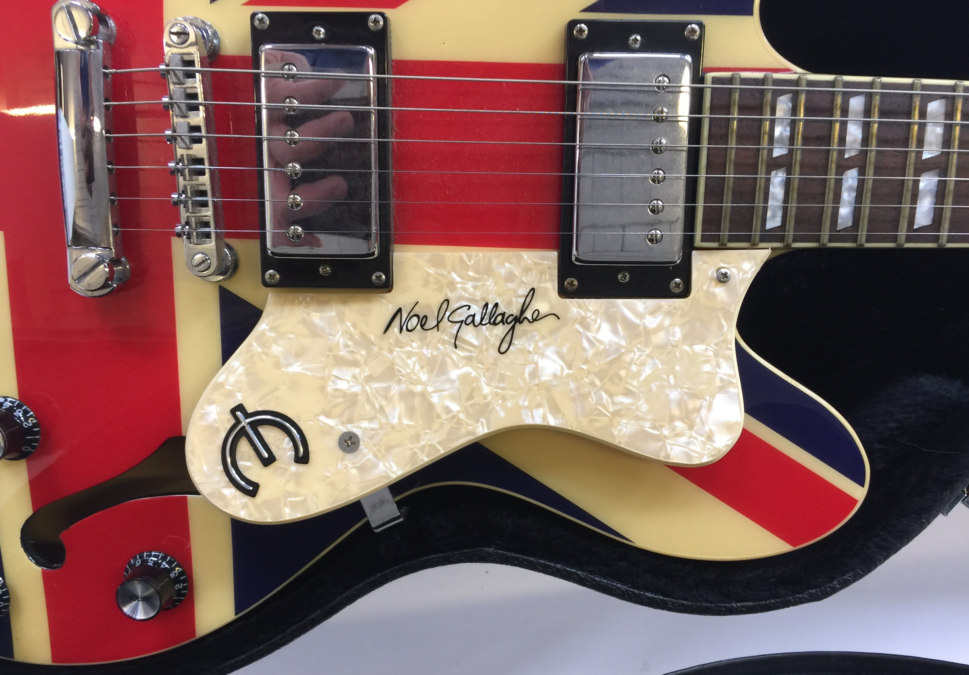 EPIPHONE NOEL GALLAGHER SUPERNOVA - electric guitar - a must for any guitar playing Oasis fan! - Image 7 of 8
