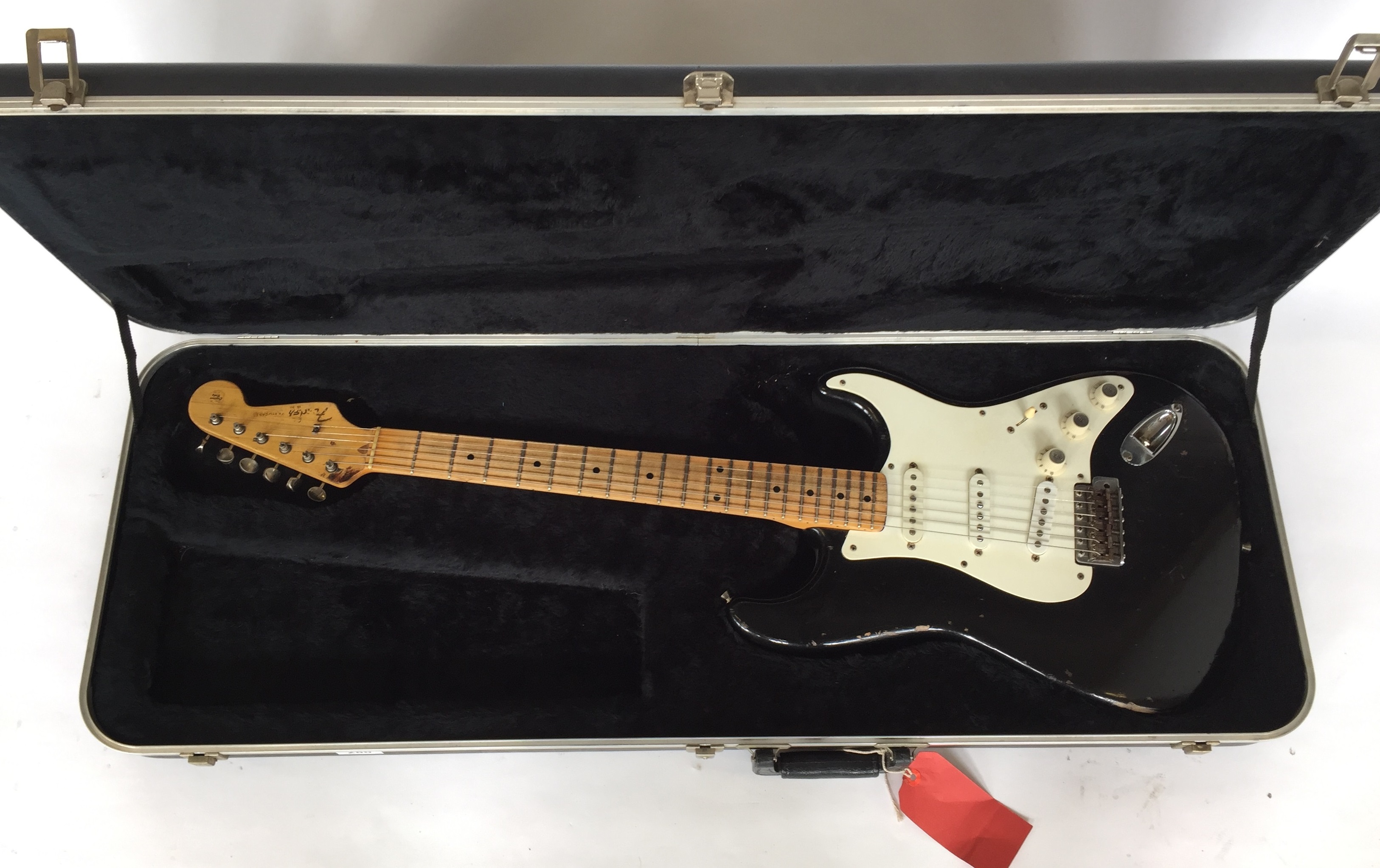 FENDER STRATOCASTER 1956 "BLACKIE" COPY - A superb and aged to perfection (in every way possible) - Image 9 of 10