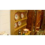 Melamine pine style dresser