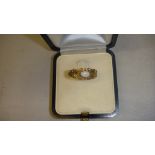 Pretty vintage 9 ct gold ring set with single opal