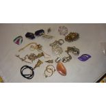 Costume jewellery : necklaces, hardstones, beads, clock necklace etc.