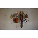 Bag of costume jewellery & gents vintage wristwatch