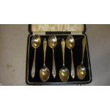 Set of silver tea spoons in presentation case Birm.