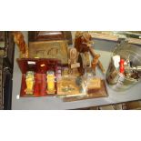 Assorted wooden ware and treen