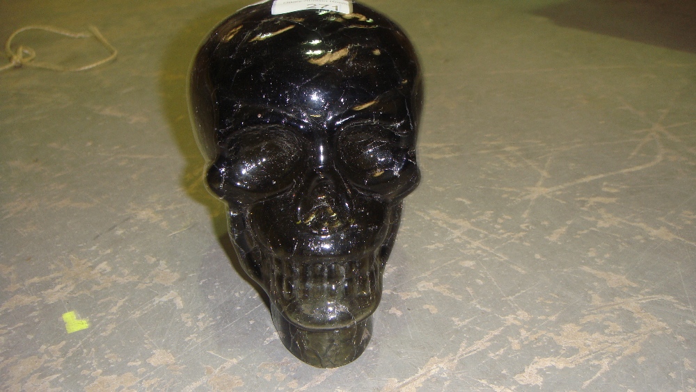 Glass skull ornament - Image 2 of 2