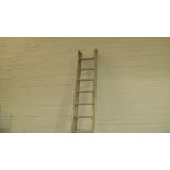 Aluminium extending ladder