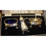 Silver cruet set with blue glass liners in presentation case Birm 1909 W Suckling 133 g