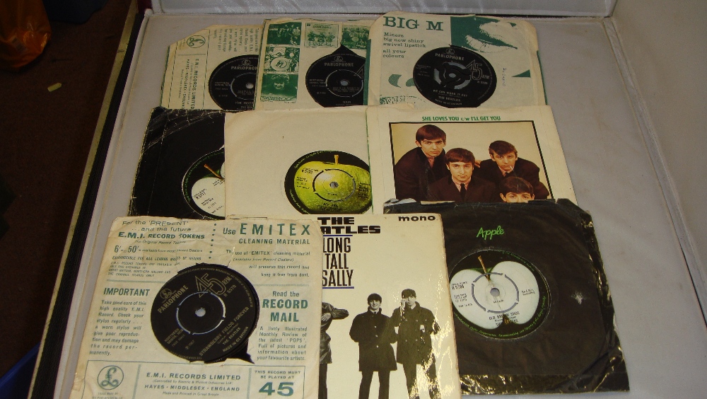 Records 45's : small collection of Beatles singles; R 5675, R 5452, R 5389, R 5777, R 5722, R5055,
