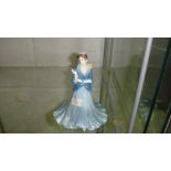 Coalport figurine : Daffodil Ball