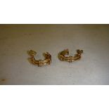 Pair of 9 ct gold earrings 2 g