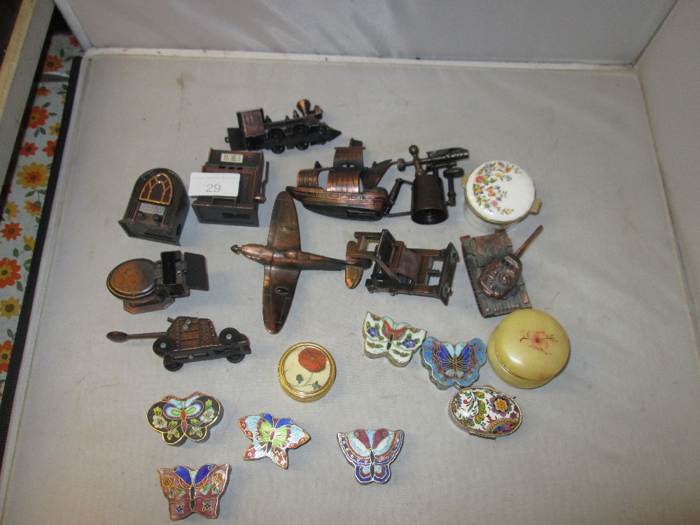 Assorted vintage novelty pencil sharpeners & pill & patch boxes - Image 2 of 2