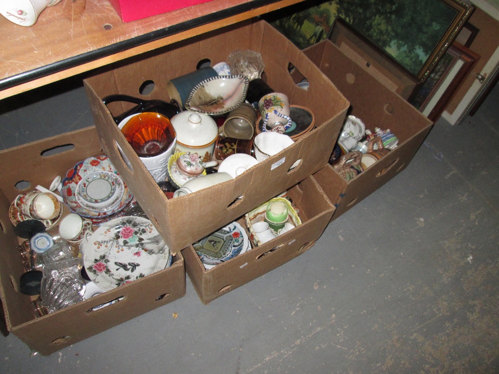 4 x boxes of decorative china
