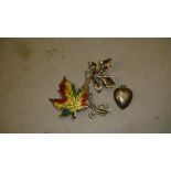 Assorted enamel and silver brooches etc 17 g