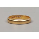 A 22ct gold wedding band, 4.2 grams size O.