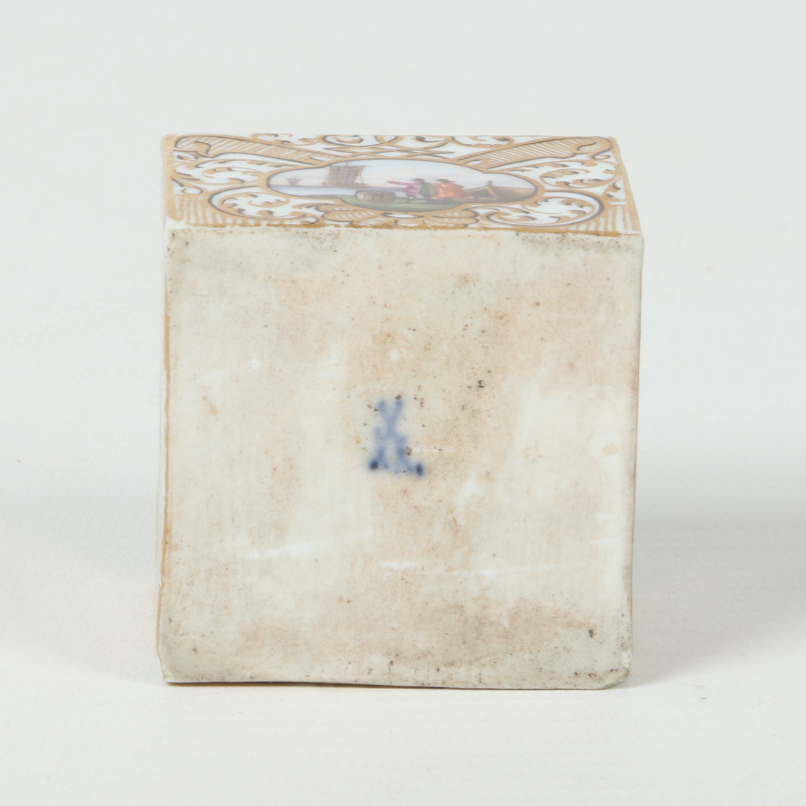 An early 19th century Meissen square pounce pot. - Image 2 of 2