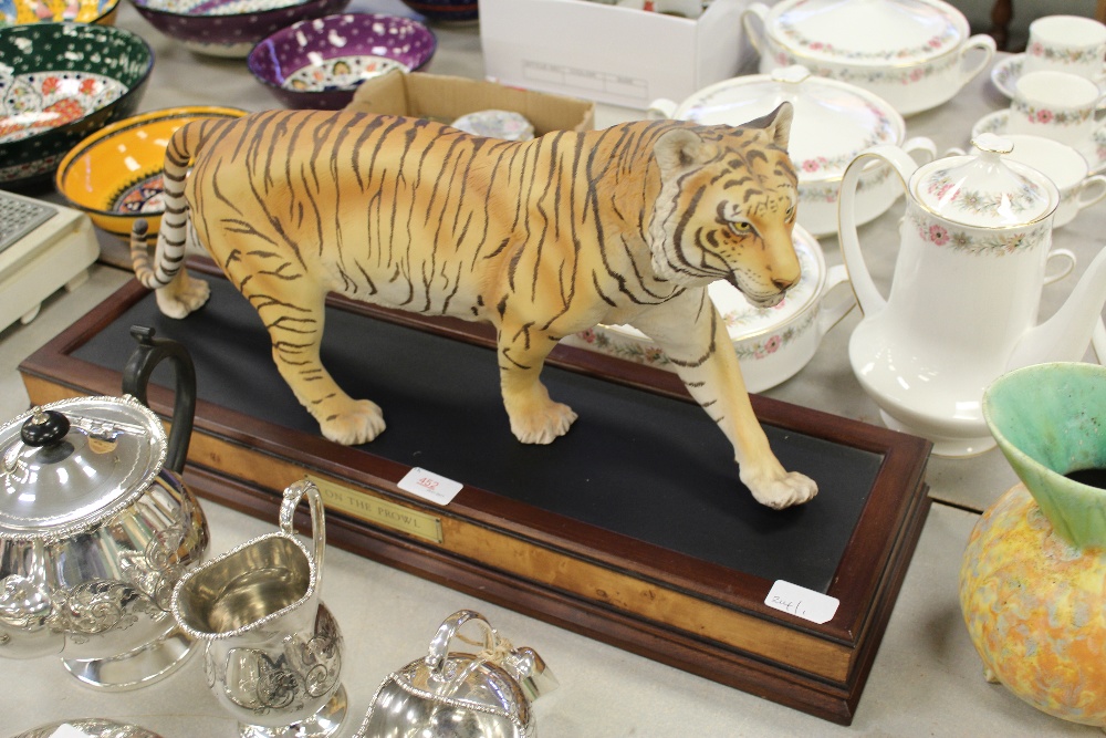 Franklin mint 'On the Prowl' Tiger figure