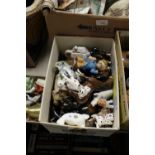 Box of misc animal figures, beswick (Af) etc