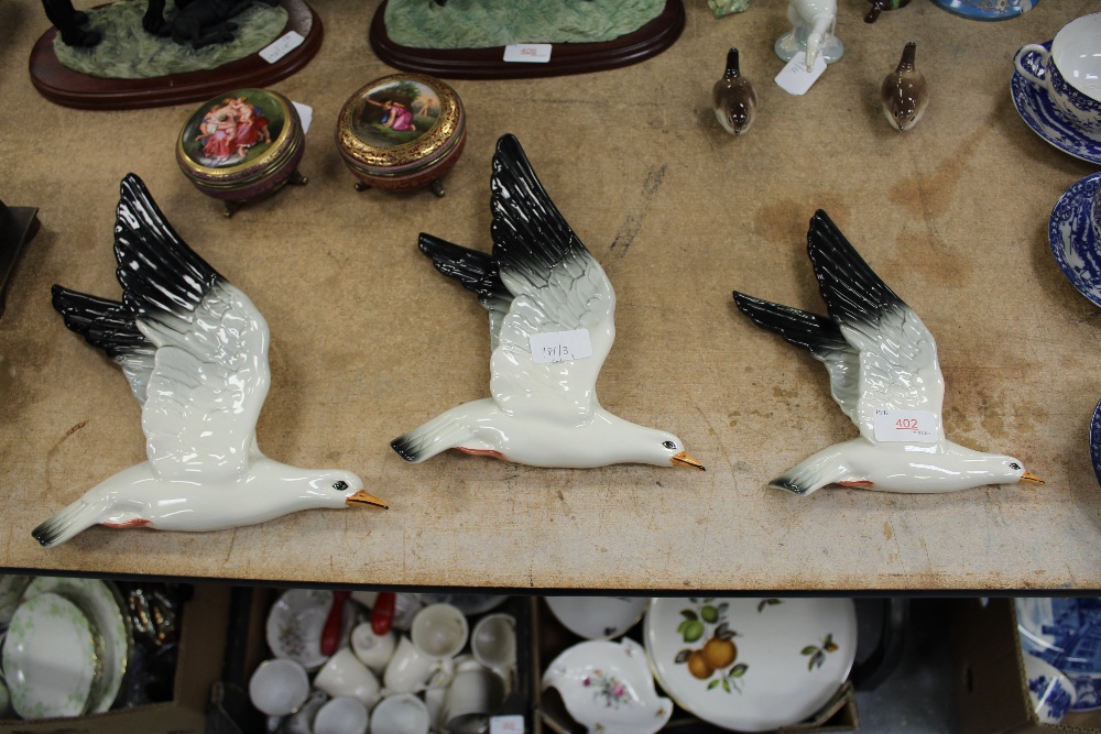 Set of 3 graduating Beswick seagull wall plaques (922-1/2&3)