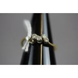 18ct gold 5 stone diamond ring (one stone missing)
