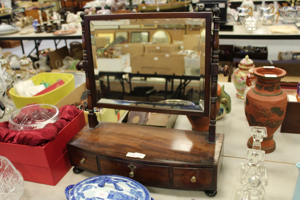 Georgian mahogany toilet mirror