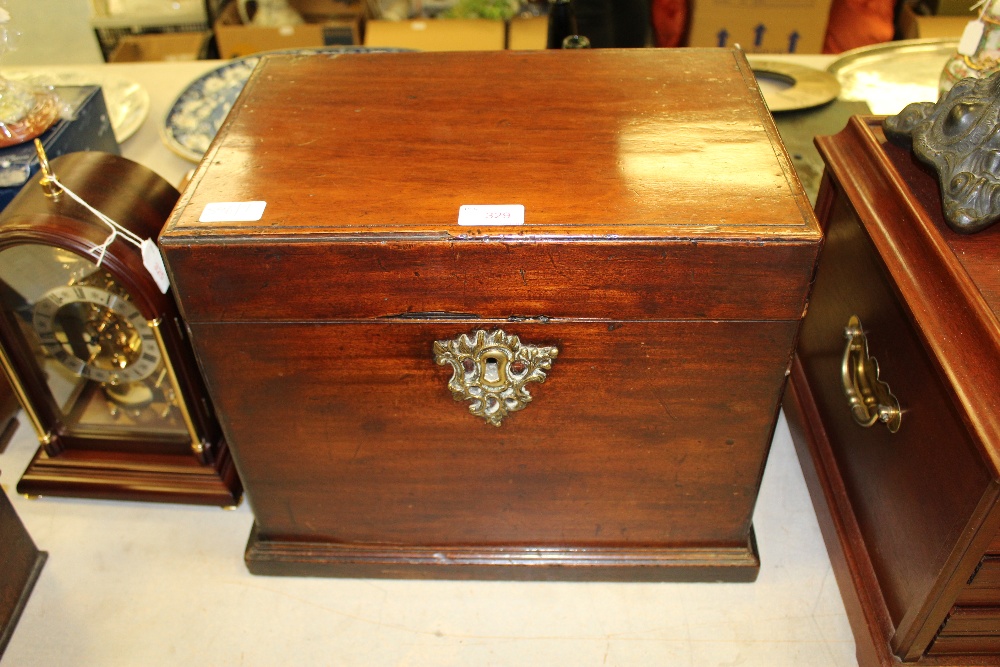 Brass mounted & felt lined mahogany box