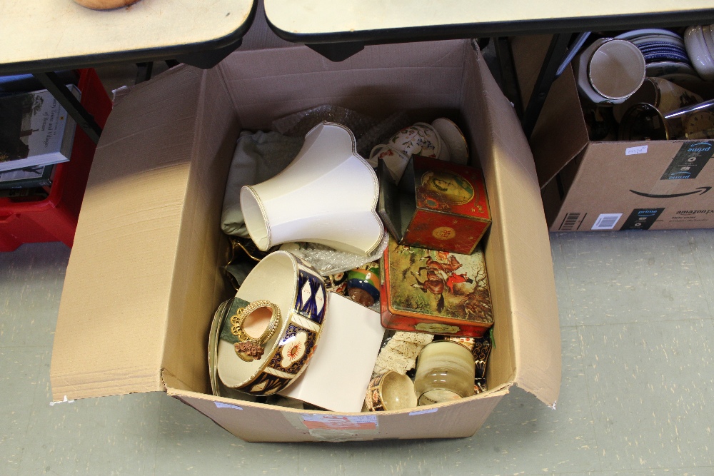 Box of miscellaneous dinner/tea wares, Aynsley wares etc