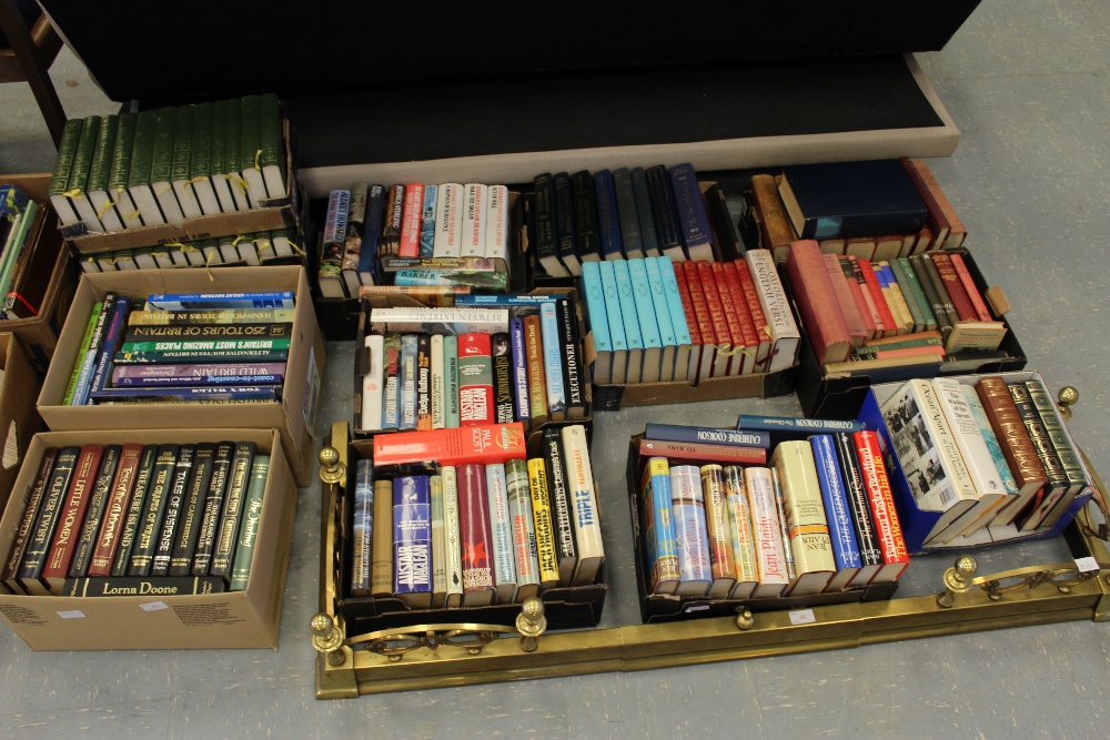 Quantity of books, including Reader's Digest