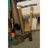 2 sledge hammers