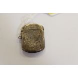 A George V silver Vesta case, Birmingham 1914, 10 grams (engraved)