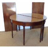 George III mahogany "D" end dining table, two leaves supported on turned legs, 125 x 117cm (46 x