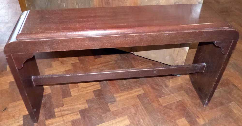 Art Deco side table. Condition report: see terms and conditions