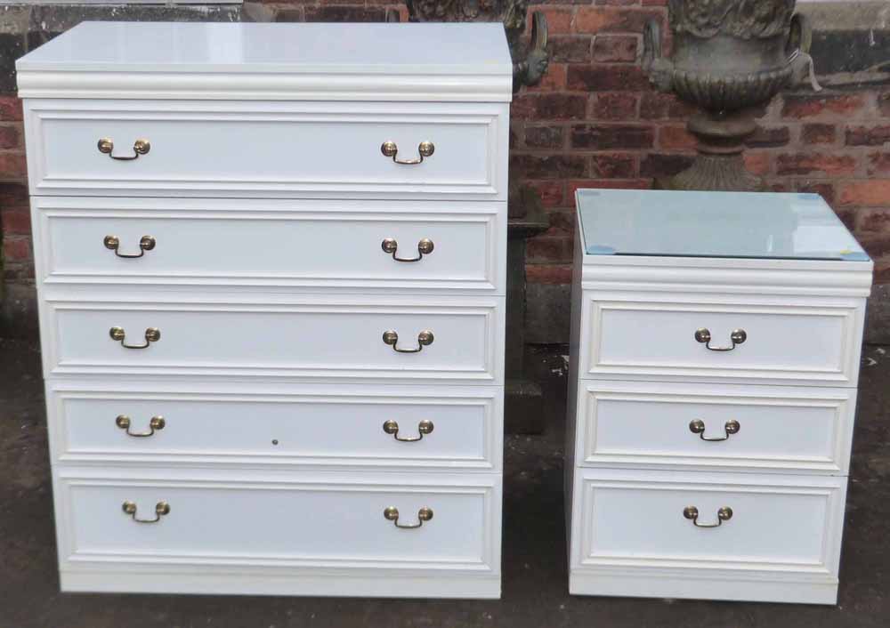 White chest of five long drawers and a small chest of three drawers. Condition report: see terms and