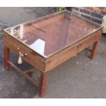 Modern collectors table. Condition report: see terms and conditions