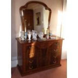 Modern Italian dressing table. Condition report: see terms and conditions