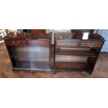 2 reproduction mahogany bookcases Condition report: see terms and conditions