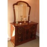 Modern Italian dressing table. Condition report: see terms and conditions