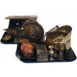 Kitchen scales and collection of brass. Condition report: see terms and conditions