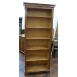 Yew wood open bookcase Condition report: see terms and conditions